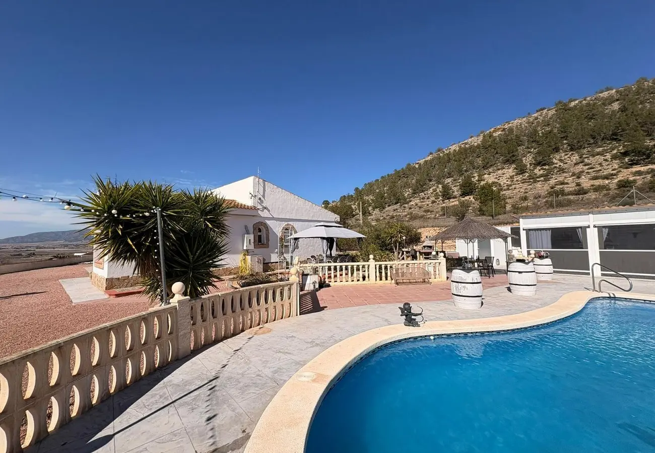 4-bedroom Detached Villa In Monovar, Spain (275 M²)