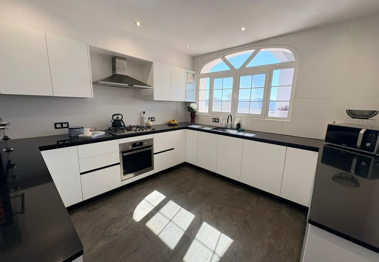 4-bedroom Detached Villa In Monovar, Spain (275 M²)