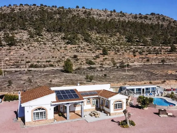 4-bedroom Detached Villa In Monovar, Spain (275 M²)