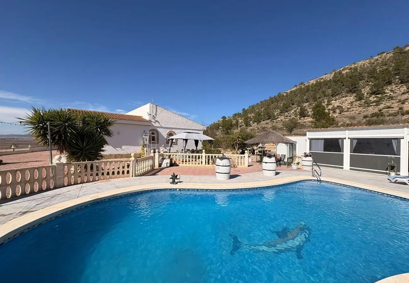 4-bedroom Detached Villa In Monovar, Spain (275 M²)