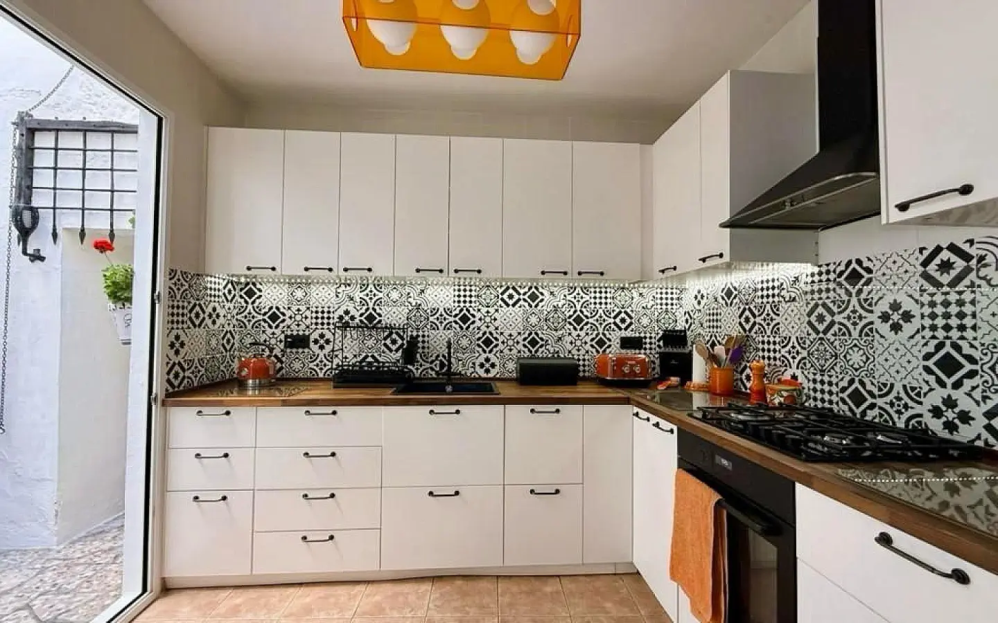 6-bedroom Townhouse In Pinoso, Spain (214 M²)