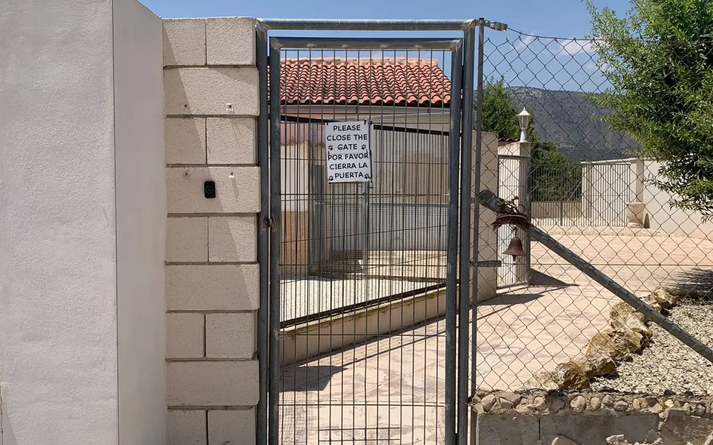 4-bedroom Commercial In Salinas, Spain (252 M²)