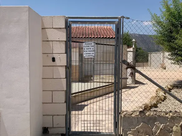 4-bedroom Commercial In Salinas, Spain (252 M²)