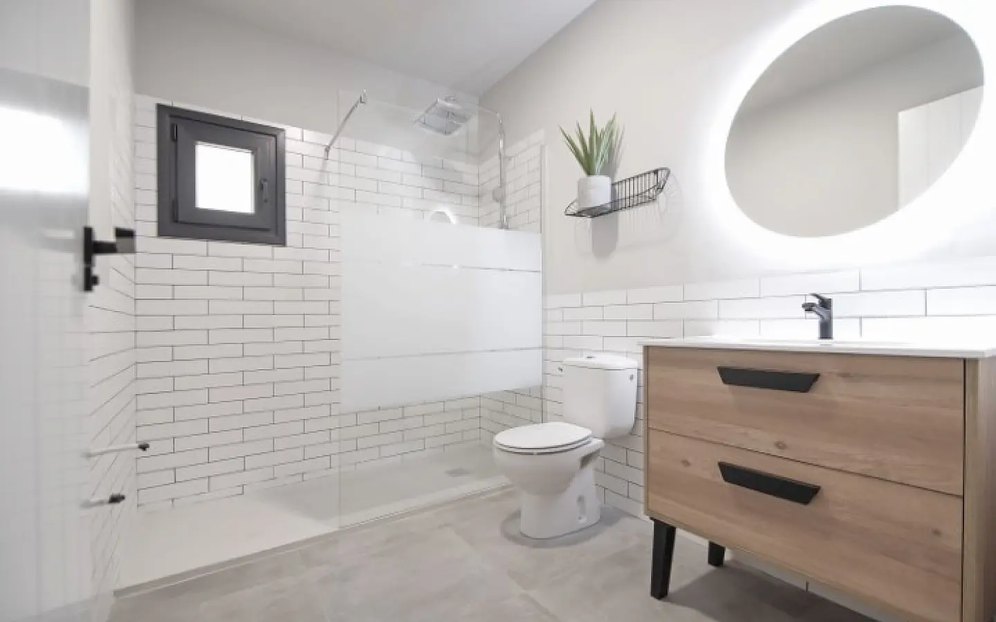 3-bedroom Townhouse In Pinoso, Spain (179 M²)