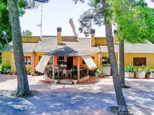 4-bedroom Detached Villa In Yecla, Spain (320 M²)