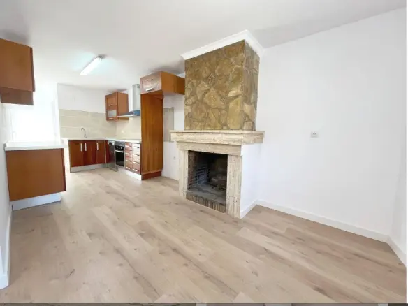 3-bedroom Townhouse In Alguena, Spain (126 M²)