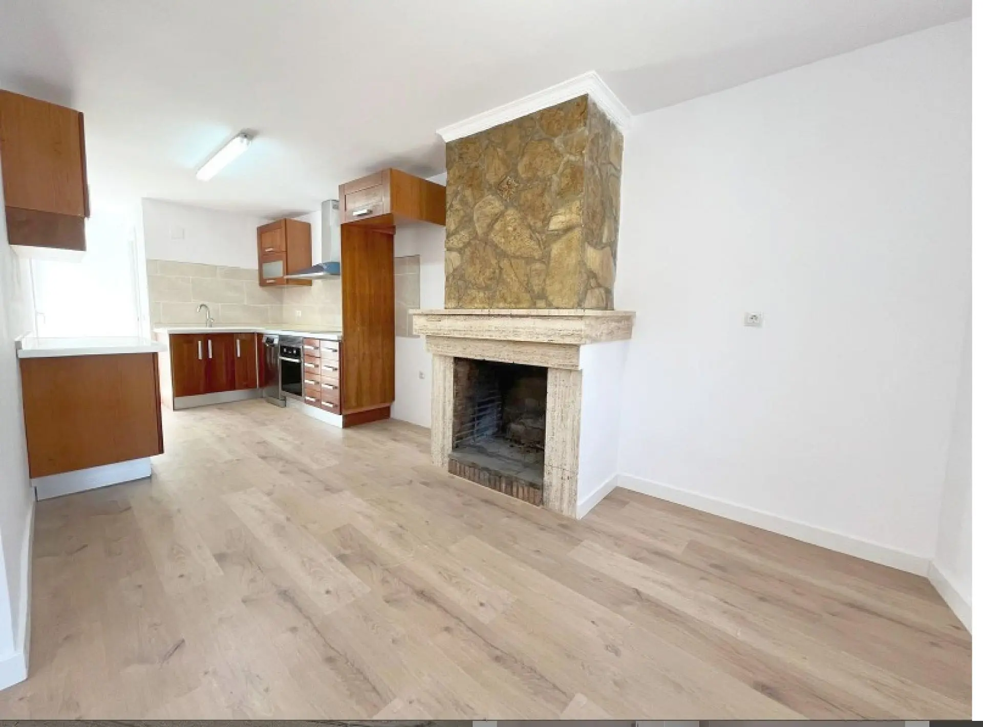 Townhouse Of 126 M² In Alguena, Spain