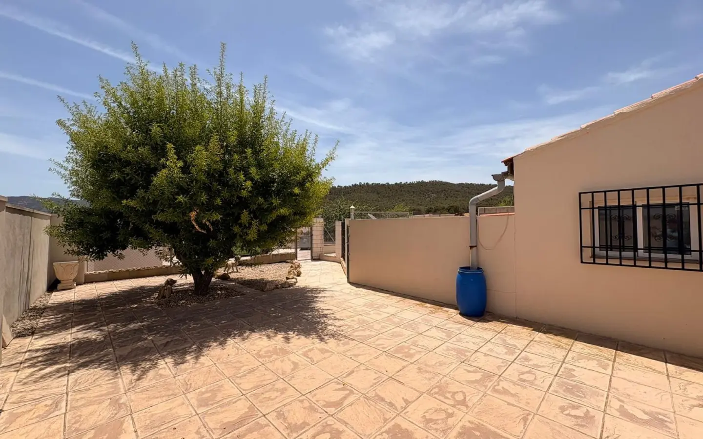 4-bedroom Commercial In Salinas, Spain (252 M²)