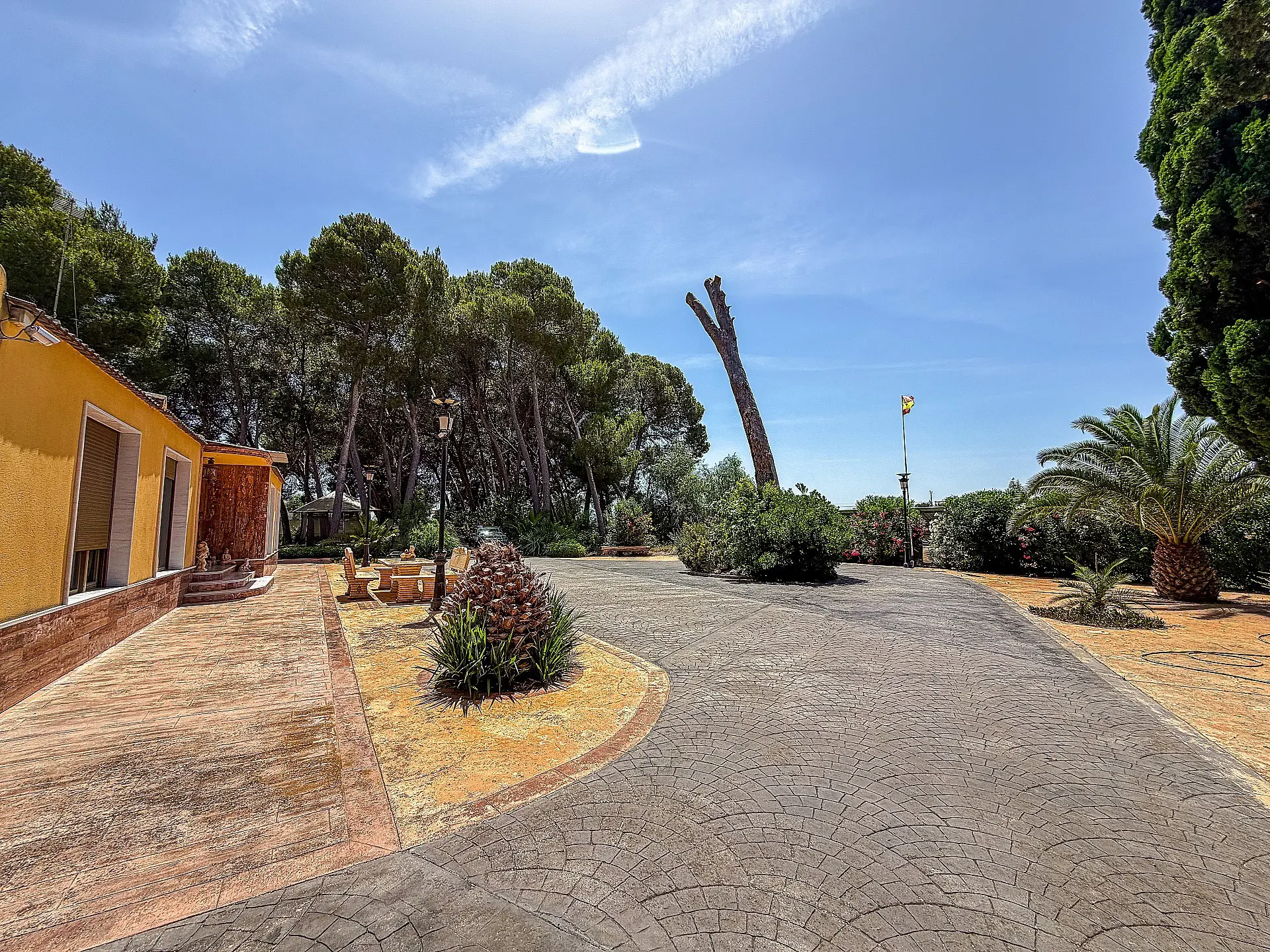 Detached Villa Of 320 M² In Yecla