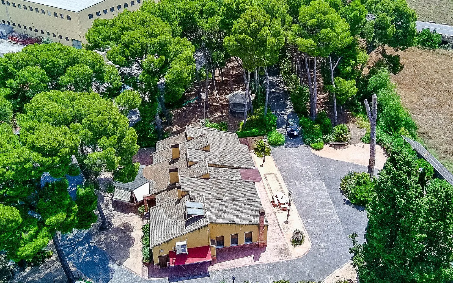 4-bedroom Detached Villa In Yecla, Spain (320 M²)