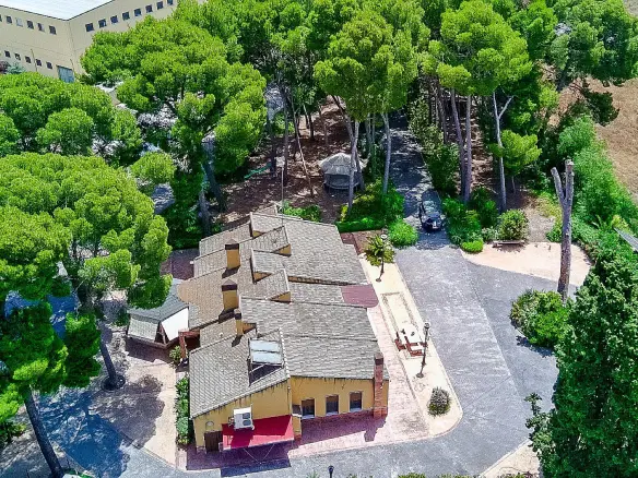 4-bedroom Detached Villa In Yecla, Spain (320 M²)