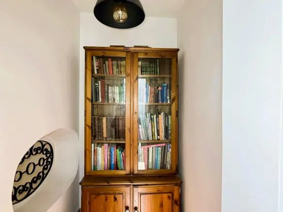 6-bedroom Townhouse In Pinoso, Spain (214 M²)