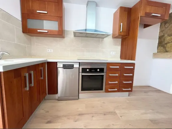 3-bedroom Townhouse In Alguena, Spain (126 M²)