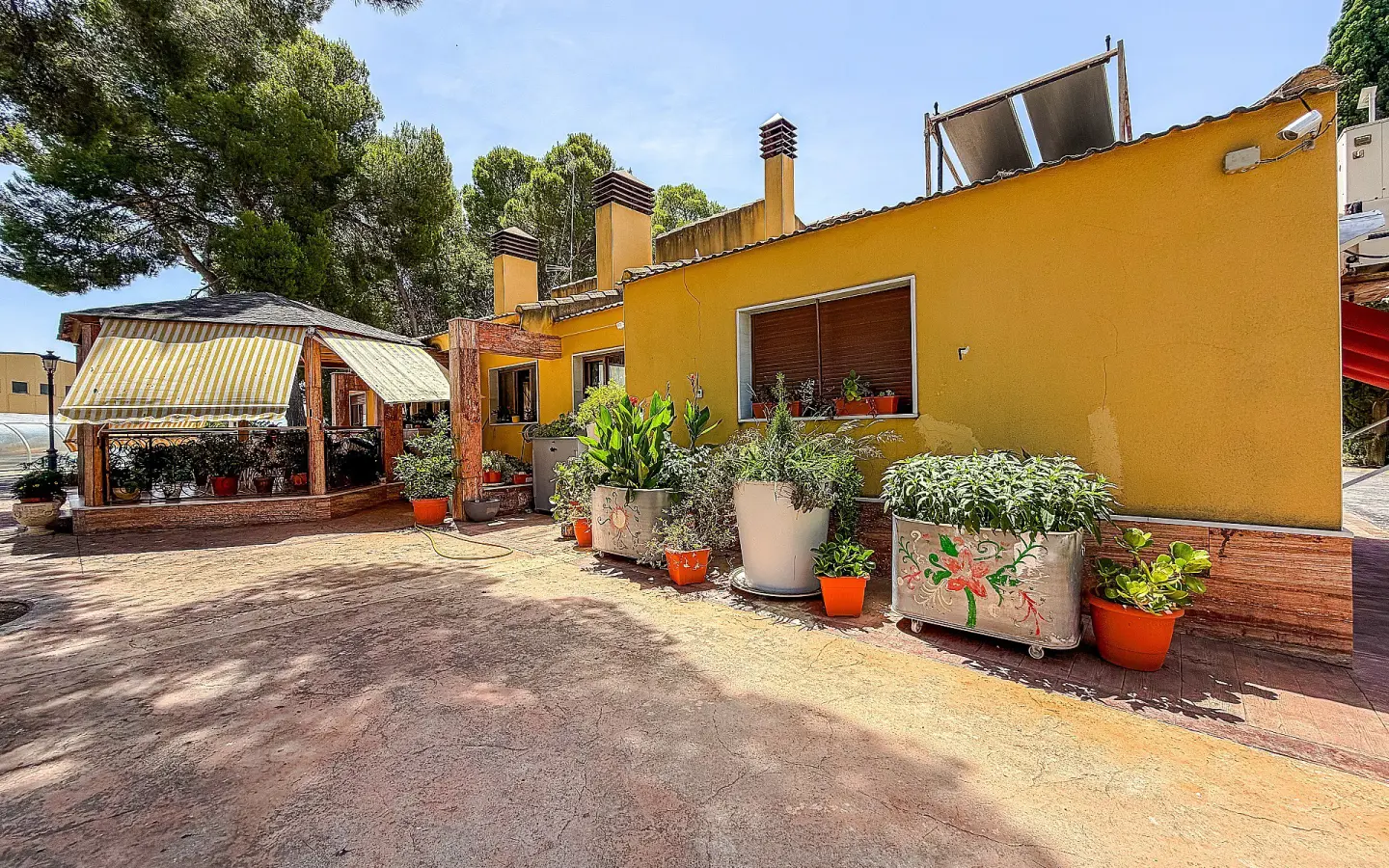 4-bedroom Detached Villa In Yecla, Spain (320 M²)