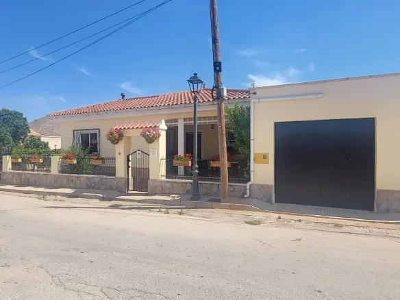 3-bedroom Detached Villa In Cañada De La Leña, Spain (163 M²)