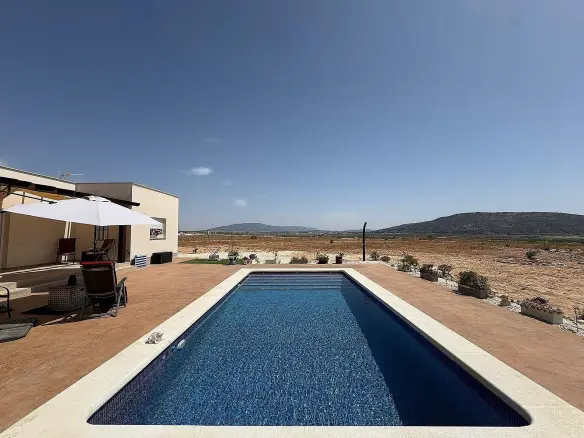 3-bedroom Detached Villa In Pinoso, Spain (115 M²)