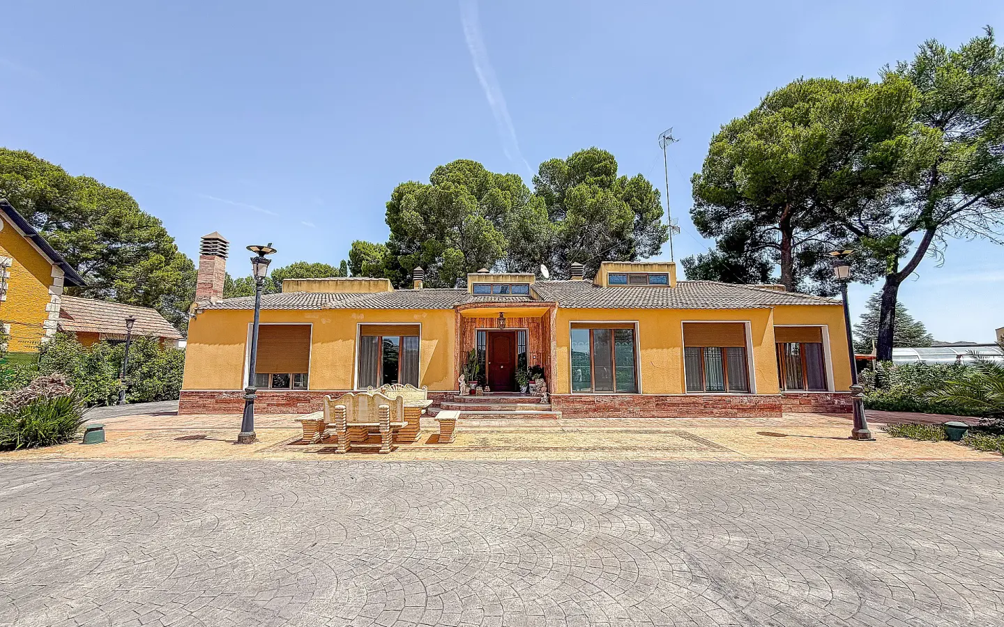 4-bedroom Detached Villa In Yecla, Spain (320 M²)