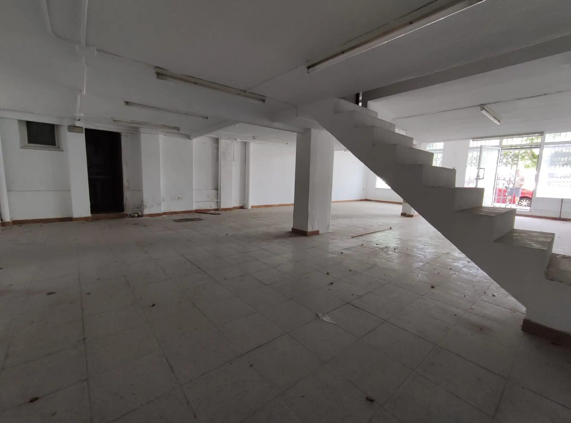 Commercial Property Of 172 M² In Elda, Spain