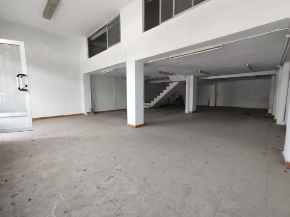 Commercial Property Of 172 M² In Elda, Spain