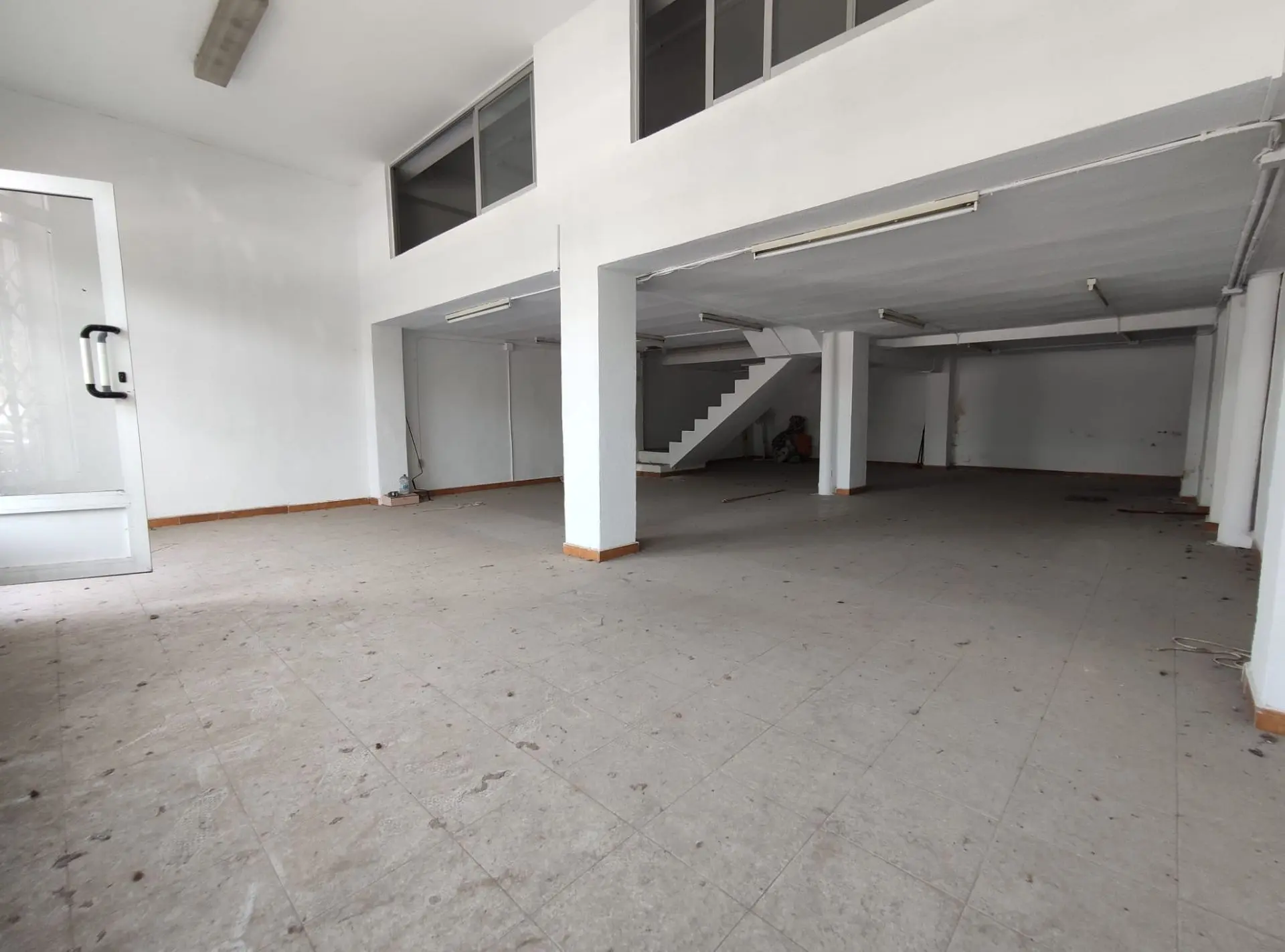 Commercial Property Of 172 M² In Elda, Spain