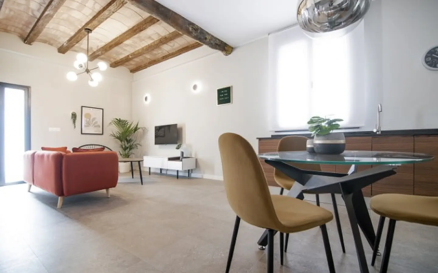 3-bedroom Townhouse In Pinoso, Spain (179 M²)