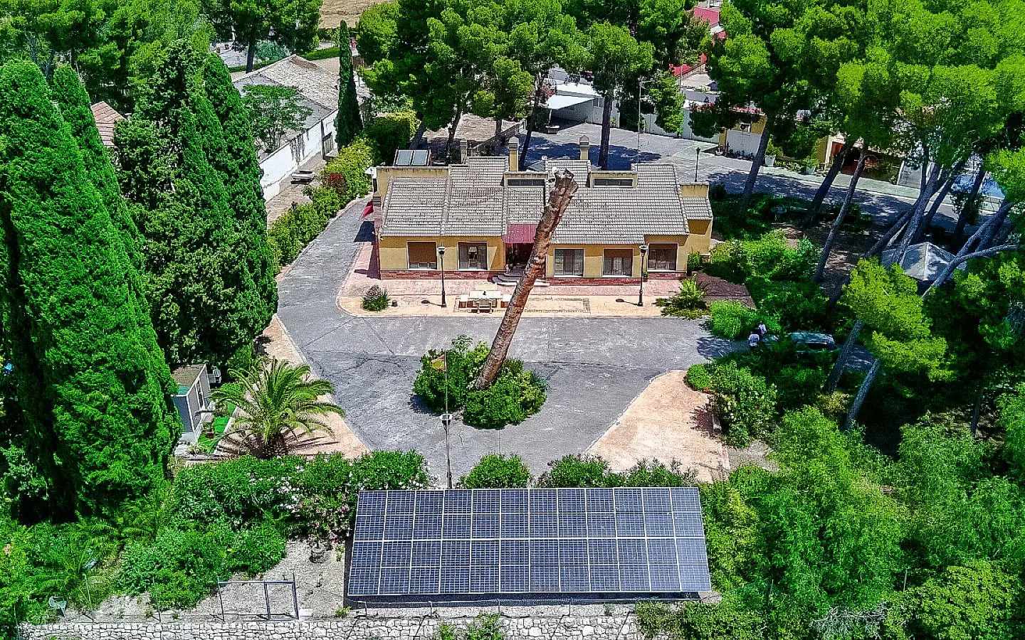 4-bedroom Detached Villa In Yecla, Spain (320 M²)