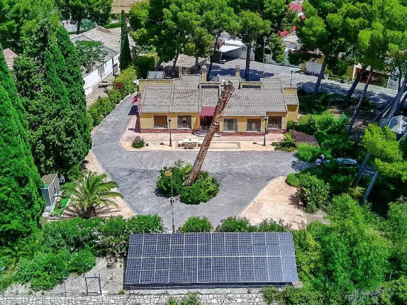 4-bedroom Detached Villa In Yecla, Spain (320 M²)