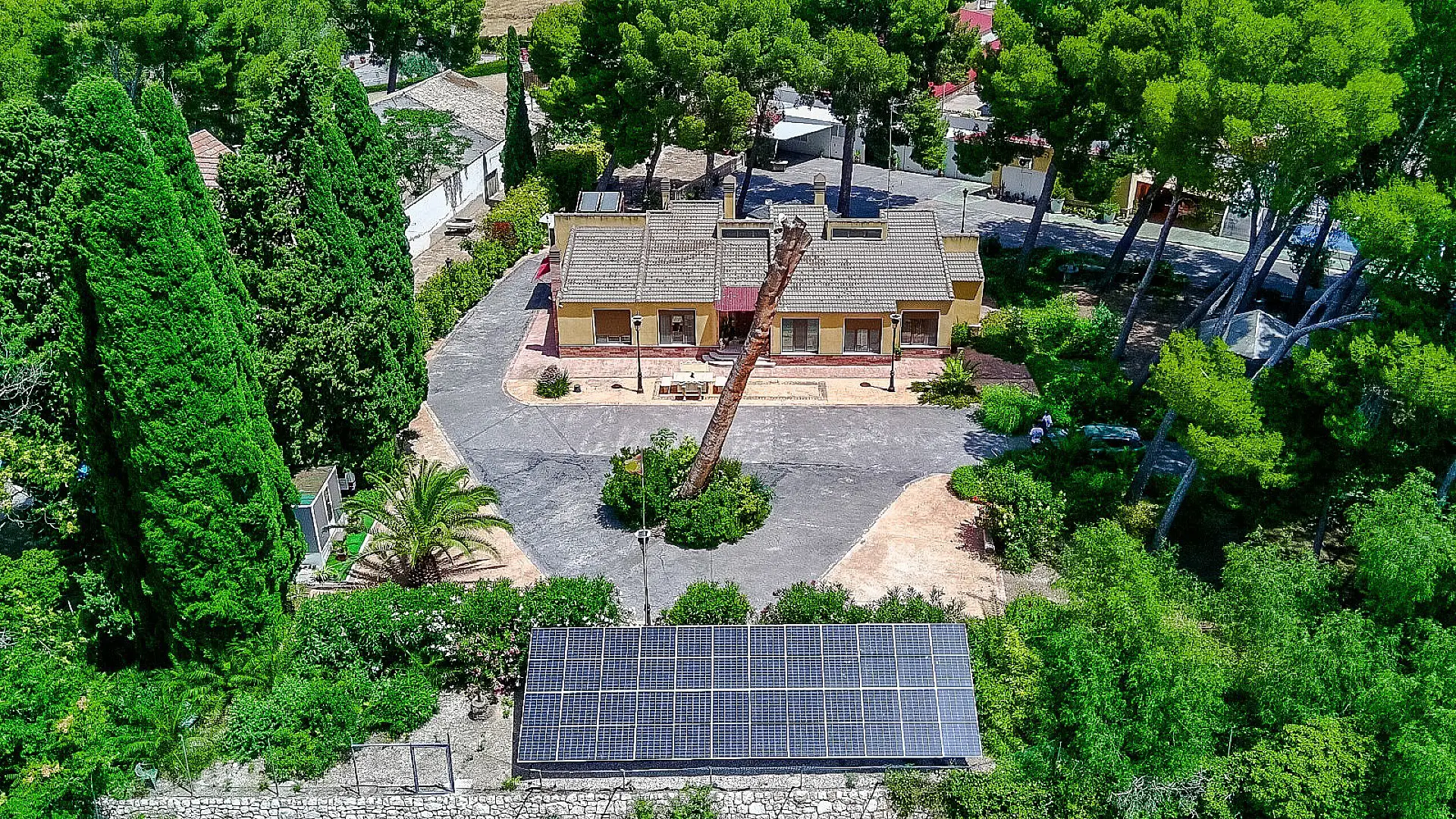 Detached Villa Of 320 M² In Yecla