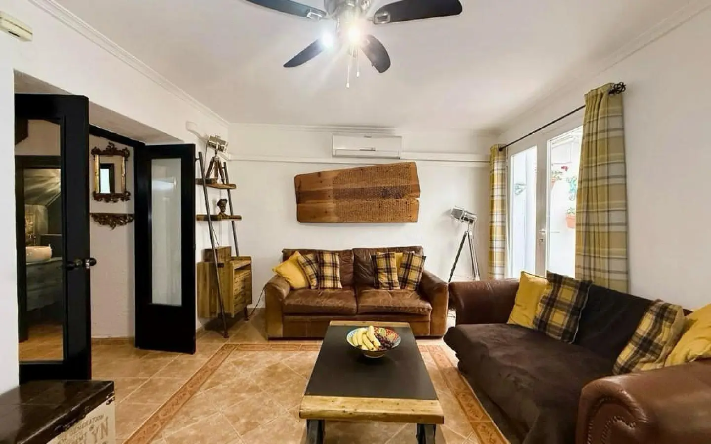 6-bedroom Townhouse In Pinoso, Spain (214 M²)