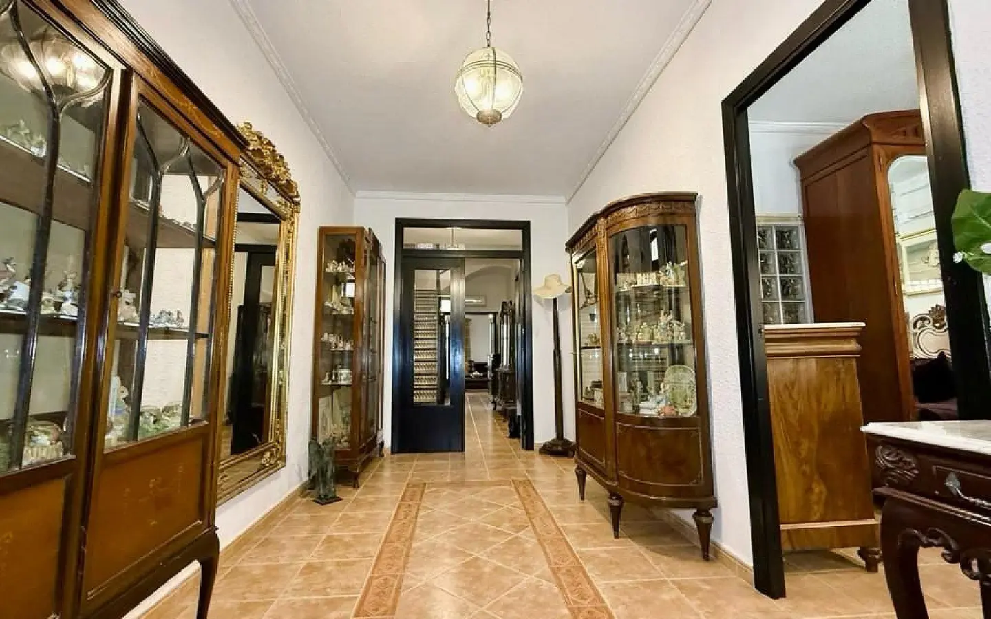 6-bedroom Townhouse In Pinoso, Spain (214 M²)