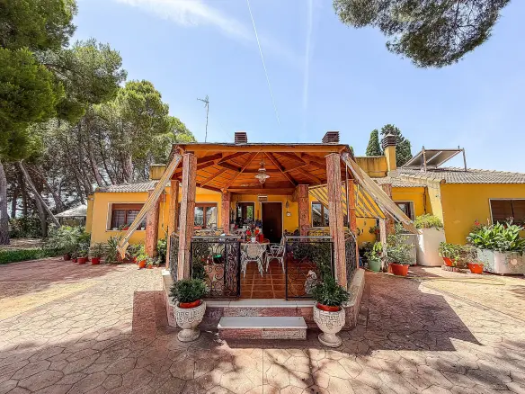 4-bedroom Detached Villa In Yecla, Spain (320 M²)