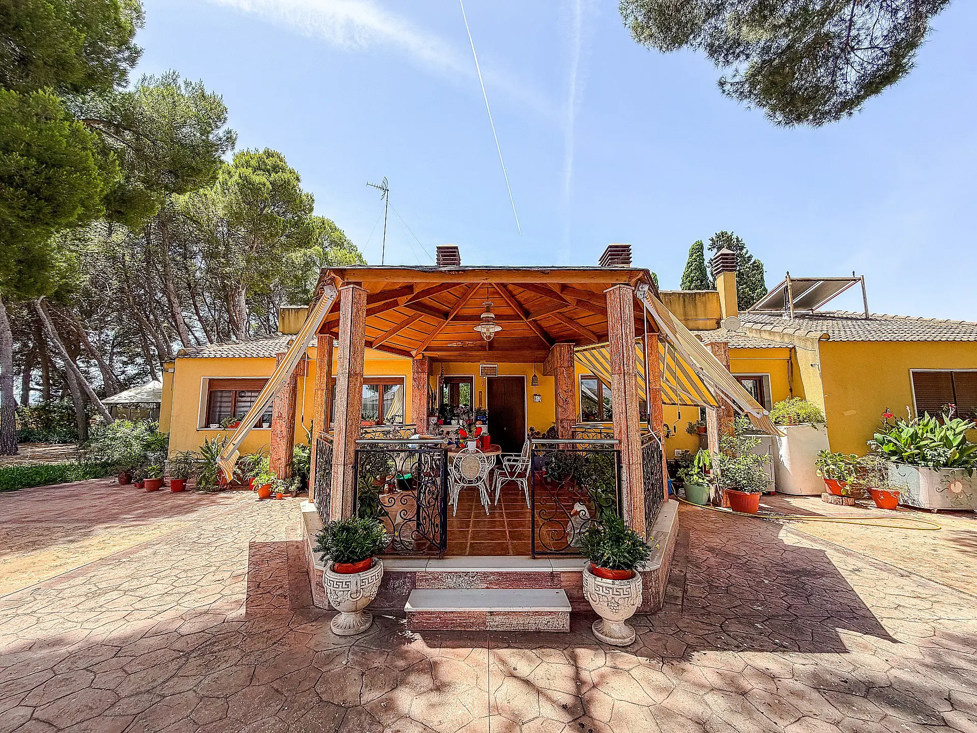 Detached Villa Of 320 M² In Yecla