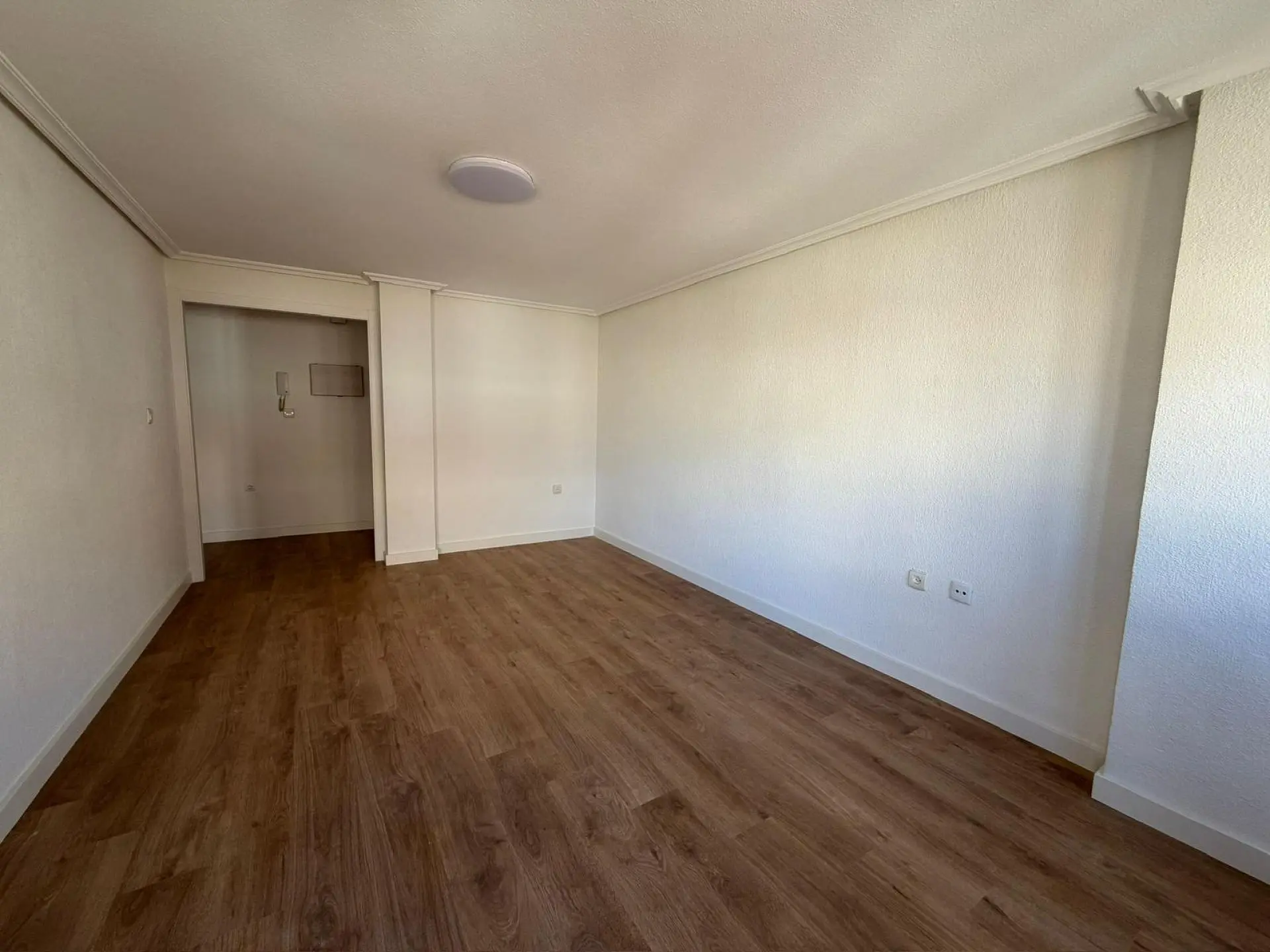 Apartment Of 100 M² In Yecla, Spain