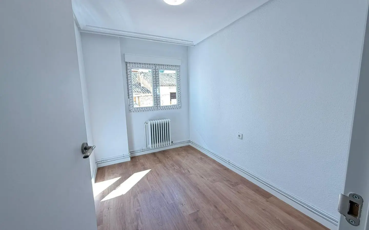 4-bedroom Apartment In Yecla, Spain (100 M²)