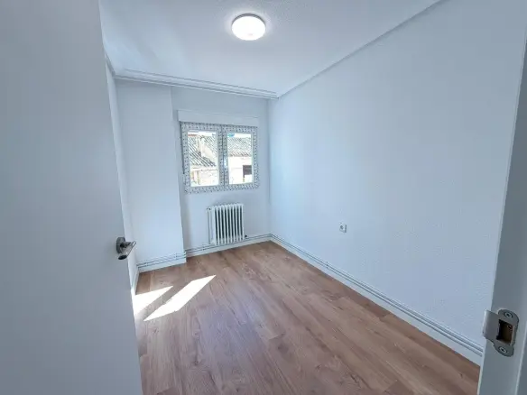 4-bedroom Apartment In Yecla, Spain (100 M²)