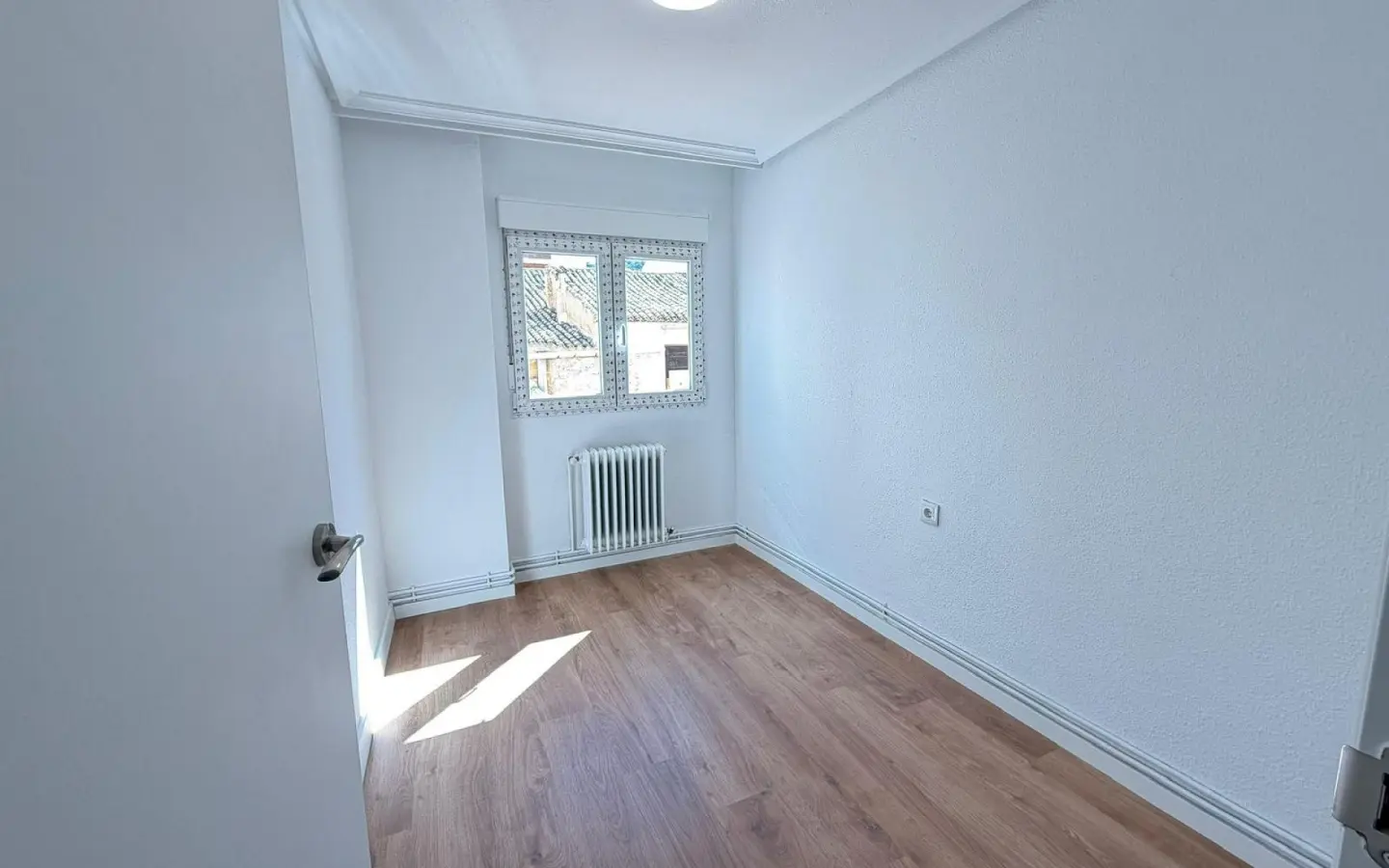 4-bedroom Apartment In Yecla, Spain (100 M²)