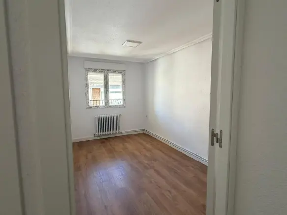 4-bedroom Apartment In Yecla, Spain (100 M²)