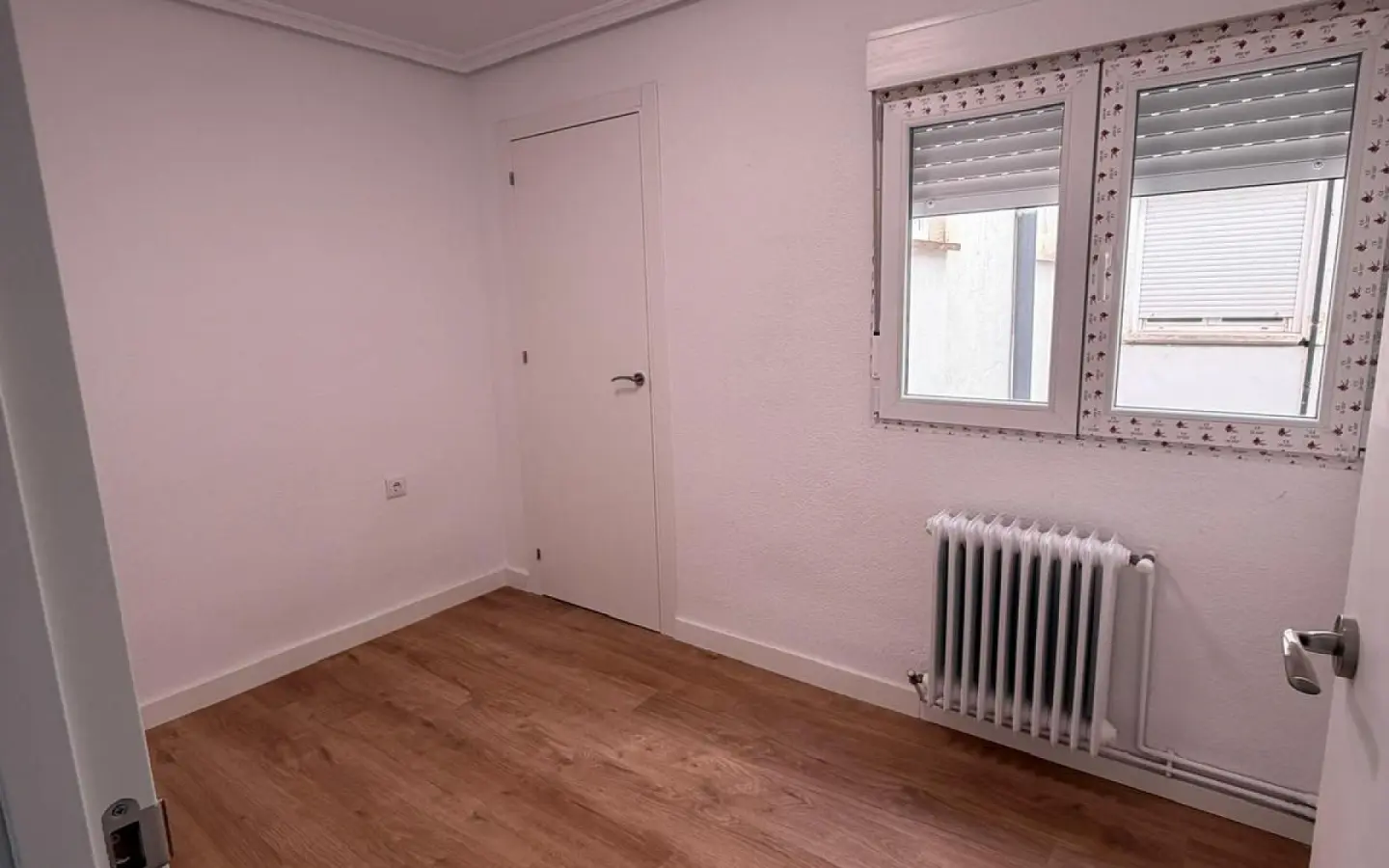 4-bedroom Apartment In Yecla, Spain (100 M²)