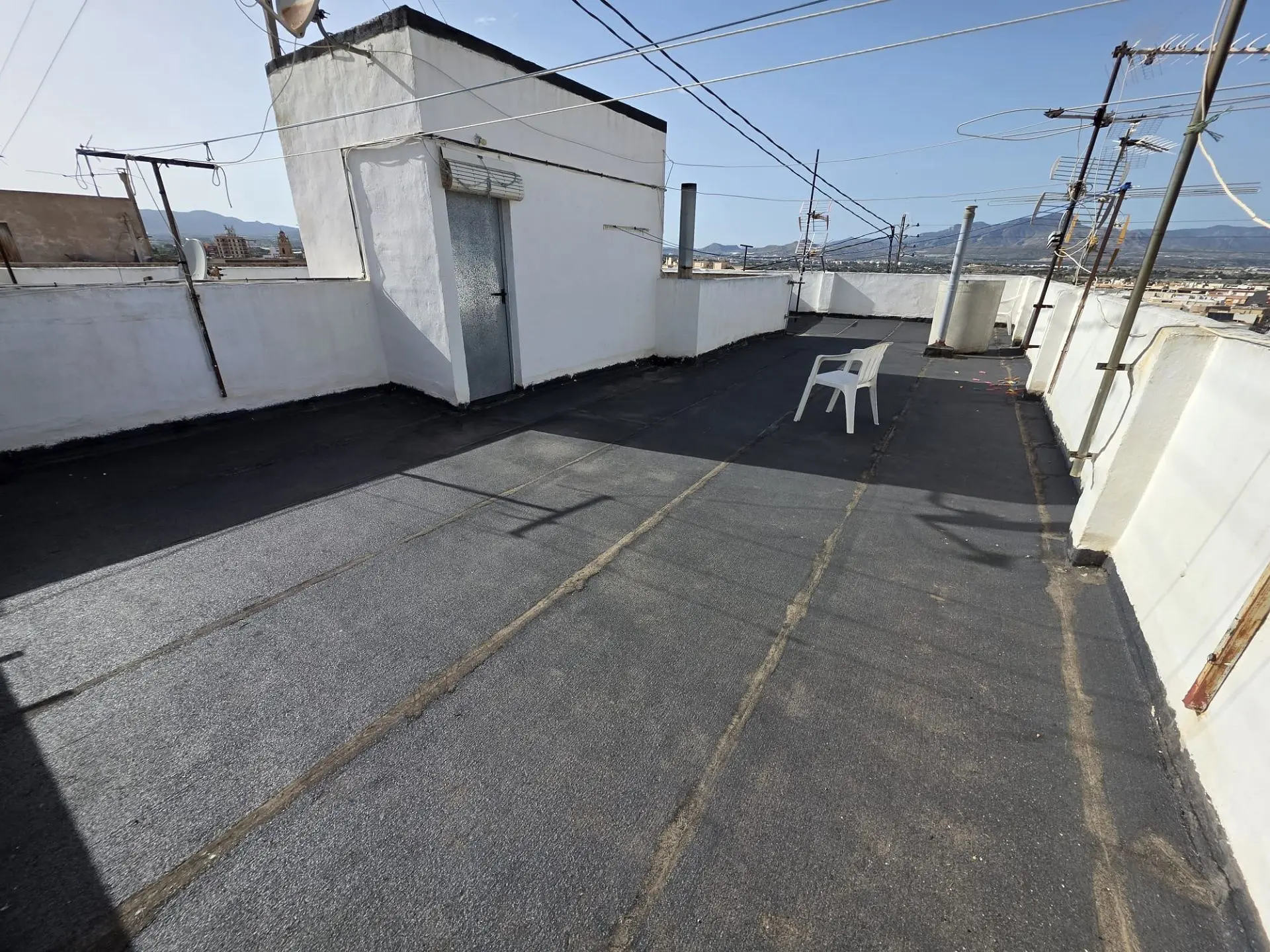 Apartment Of 85 M² With Features In Aspe, Spain