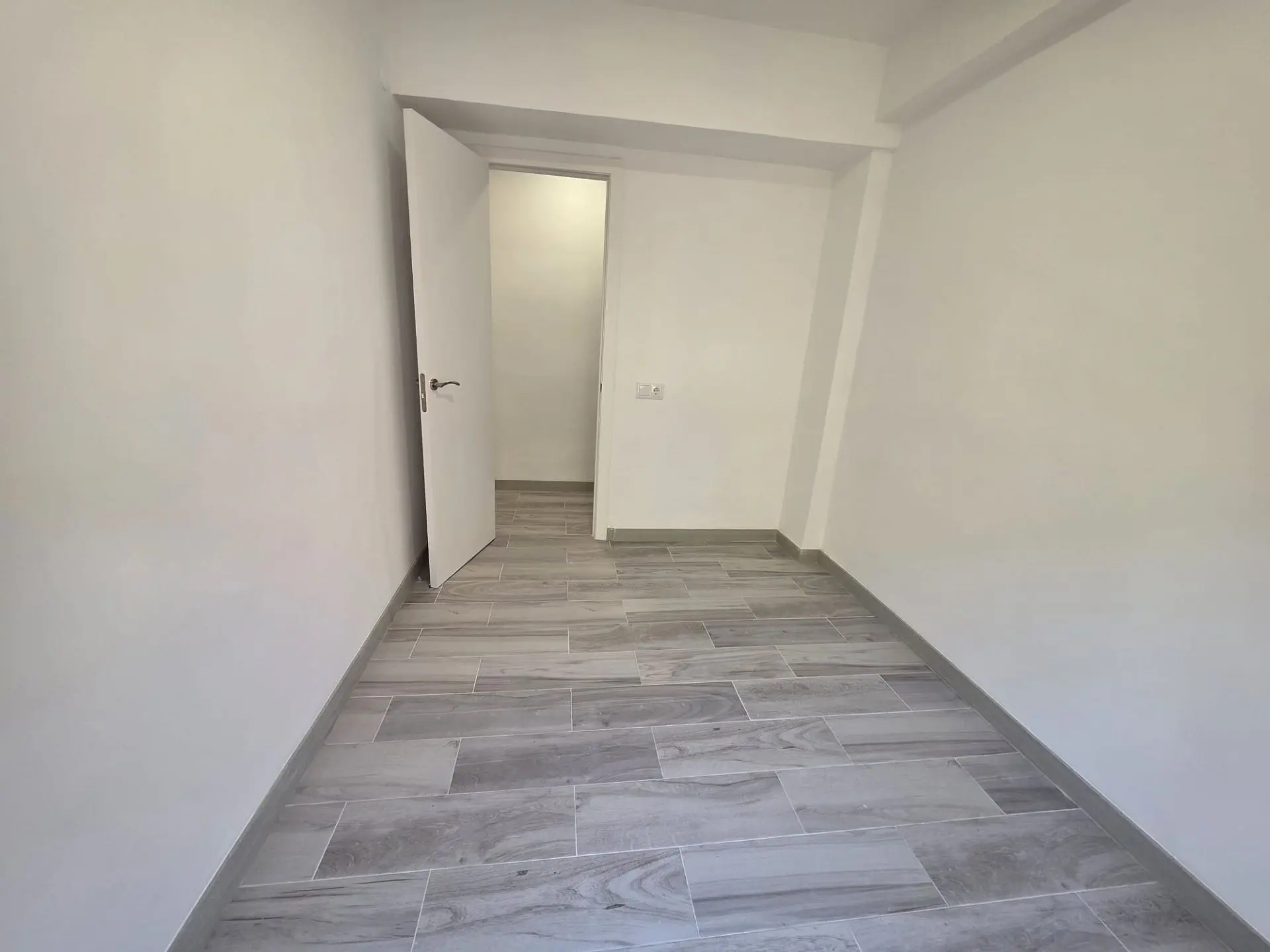 Apartment Of 85 M² With Features In Aspe, Spain
