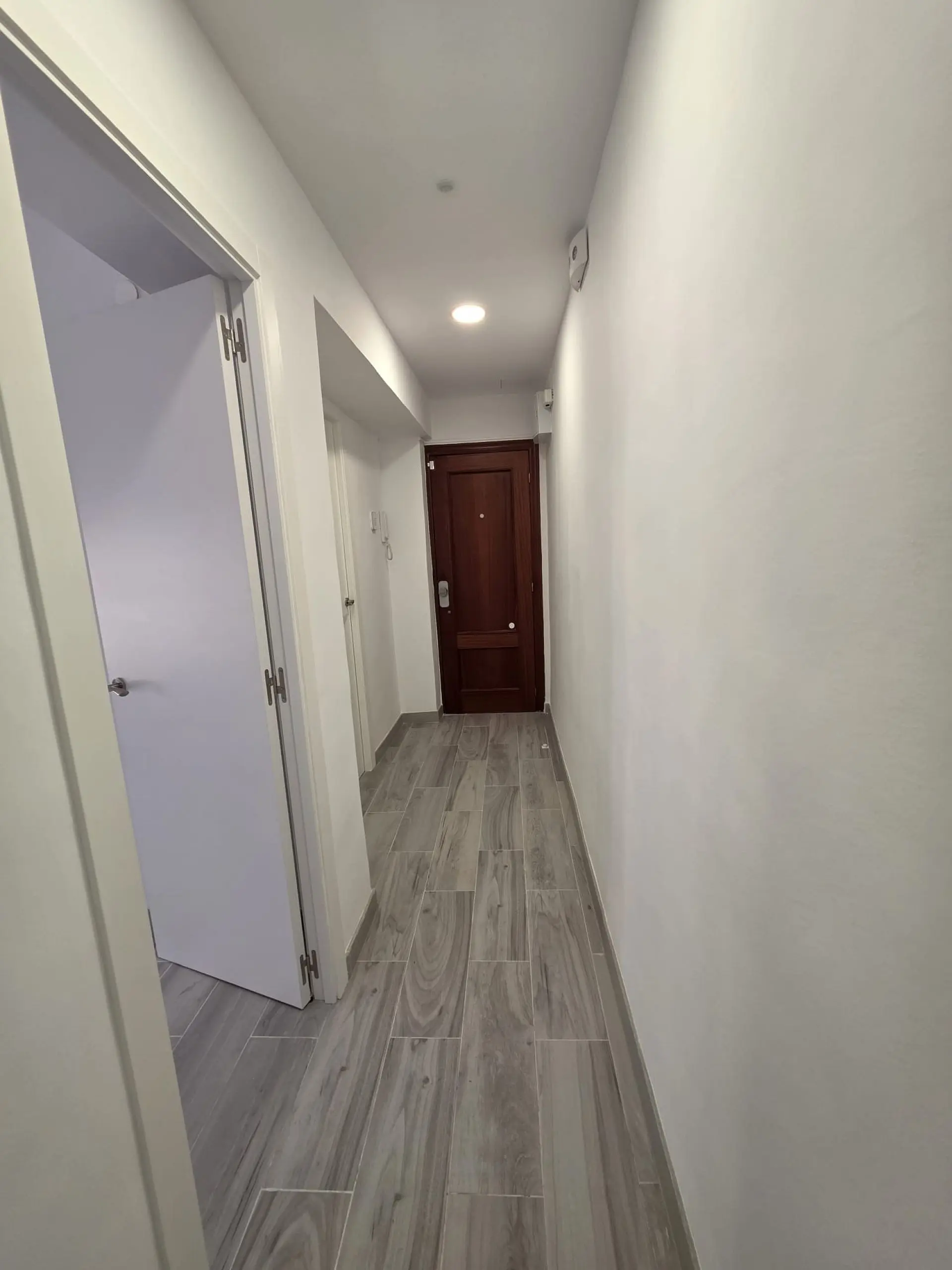 Apartment Of 85 M² With Features In Aspe, Spain