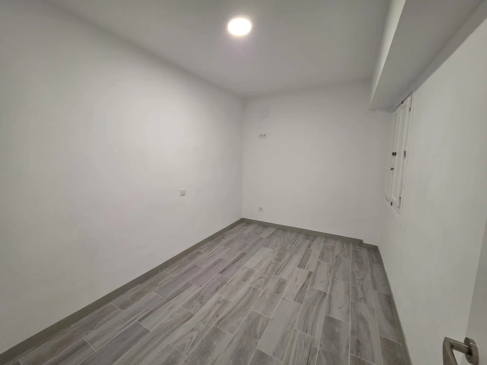 Apartment Of 85 M² With Features In Aspe, Spain