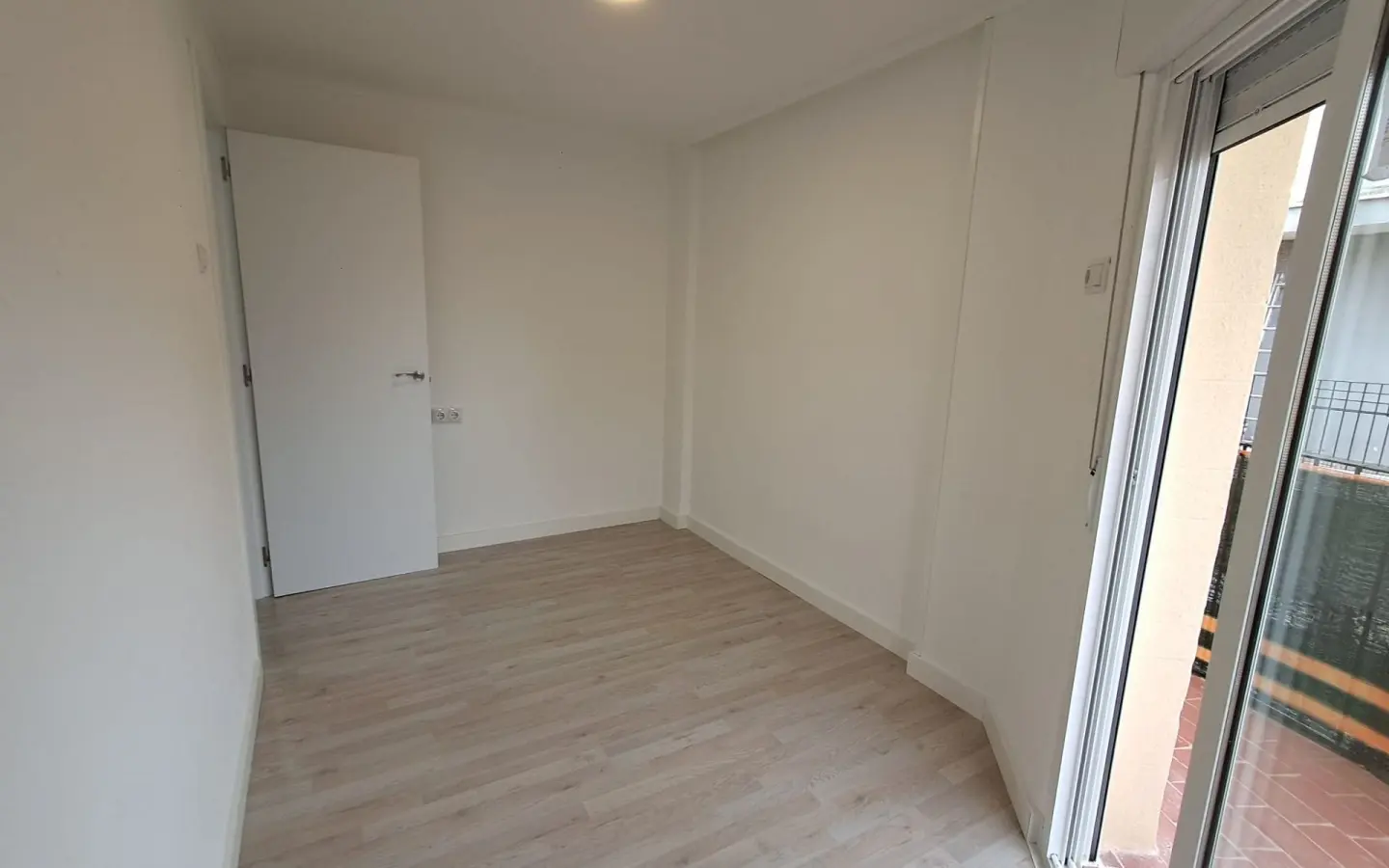 3-bedroom Apartment In Aspe, Spain (95 M²)