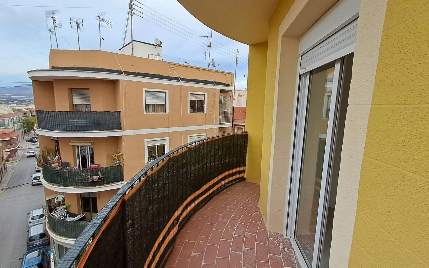 3-bedroom Apartment In Aspe, Spain (95 M²)
