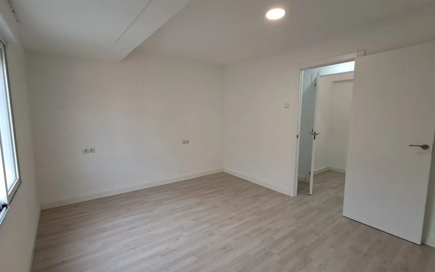 3-bedroom Apartment In Aspe, Spain (95 M²)