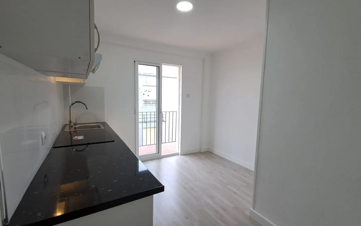 3-bedroom Apartment In Aspe, Spain (95 M²)