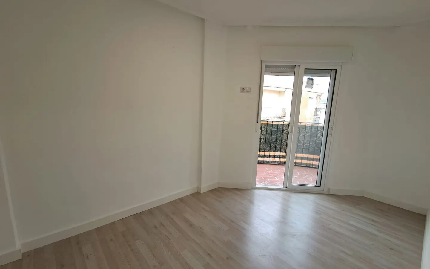 3-bedroom Apartment In Aspe, Spain (95 M²)