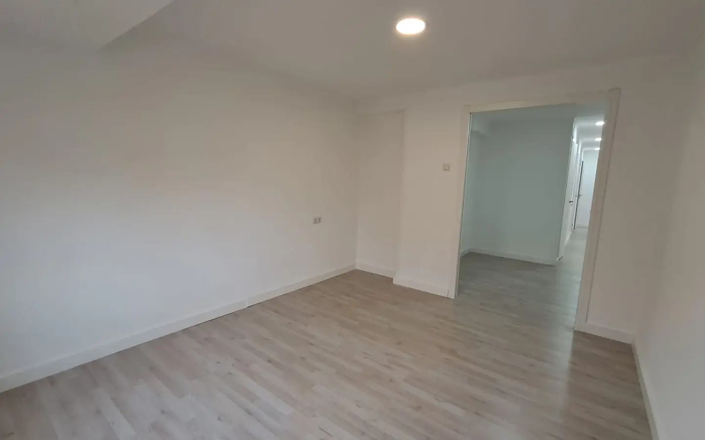 3-bedroom Apartment In Aspe, Spain (95 M²)