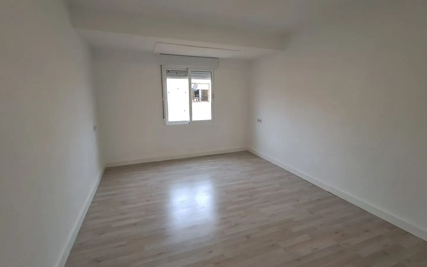 3-bedroom Apartment In Aspe, Spain (95 M²)