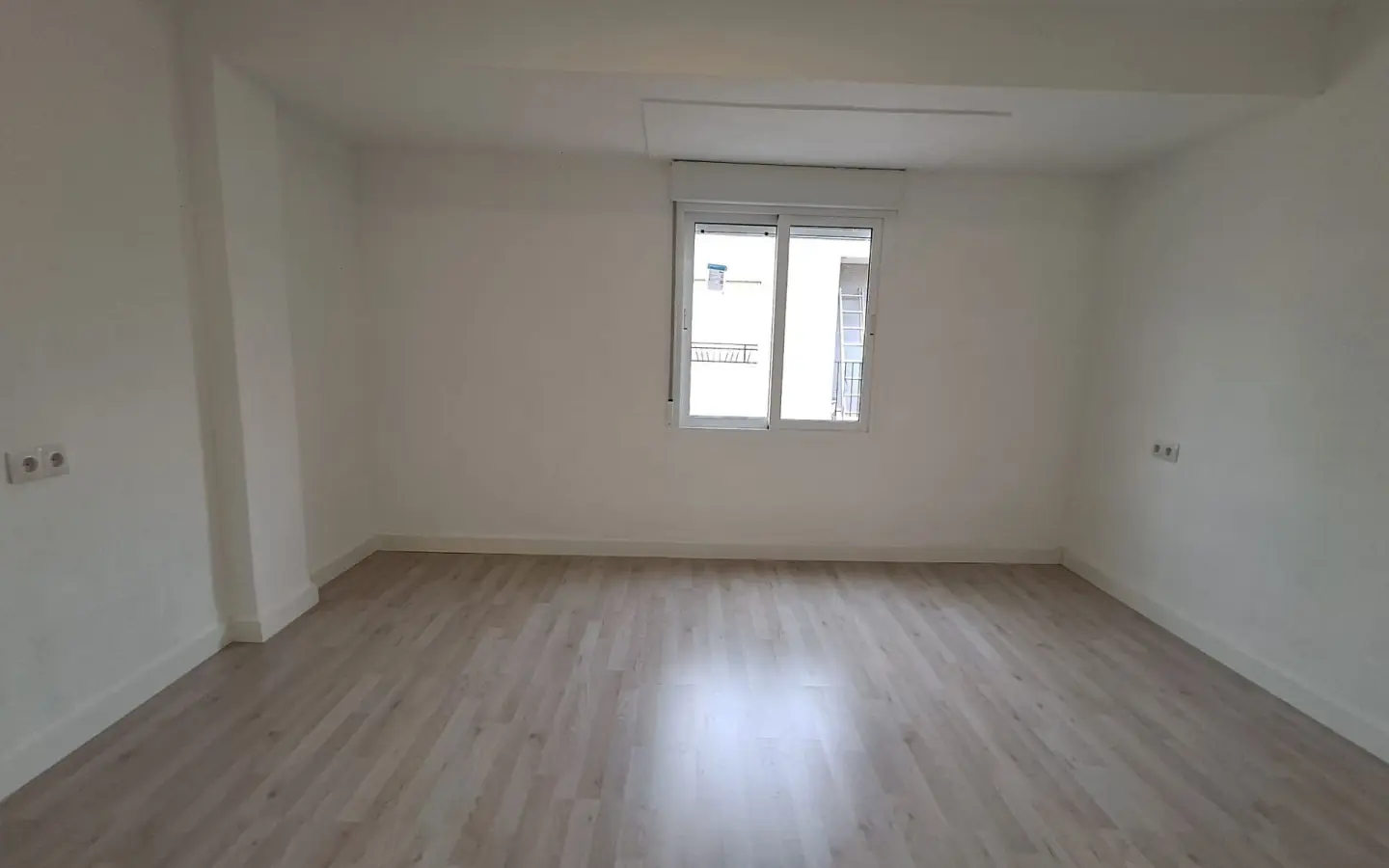 3-bedroom Apartment In Aspe, Spain (95 M²)